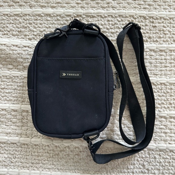Thread Crossbody Bag - Picture 2 of 4
